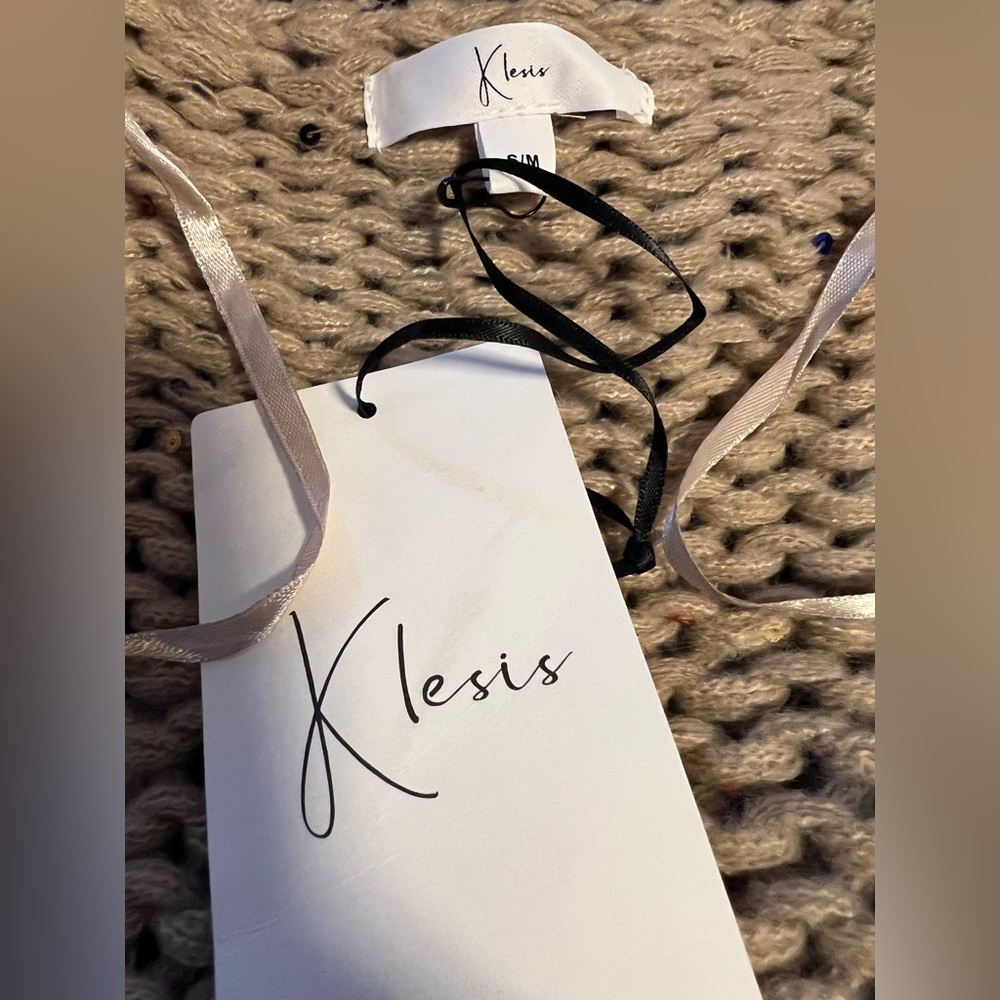 NWT Embellished Chunky knit sequin detail
Duster cardigan size SM - Picture 7 of 11